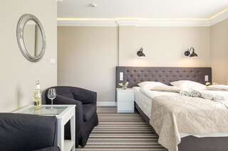 Отели типа «постель и завтрак» Villa Astra Baltica Мендзыздрое Номер с кроватью размера «king-size» и балконом-2