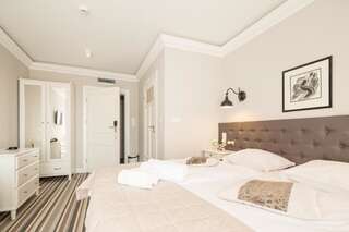 Отели типа «постель и завтрак» Villa Astra Baltica Мендзыздрое Номер с кроватью размера «king-size» и балконом-16