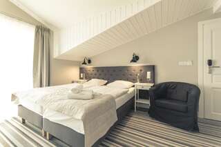 Отели типа «постель и завтрак» Villa Astra Baltica Мендзыздрое Семейный люкс с 2 спальнями и балконом-3